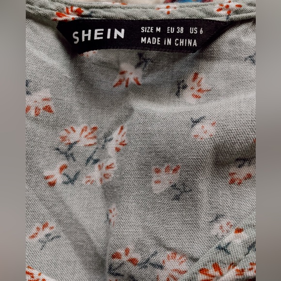 Blue Small Floral Pattern Layered Flowy Dress - Picture 12 of 12